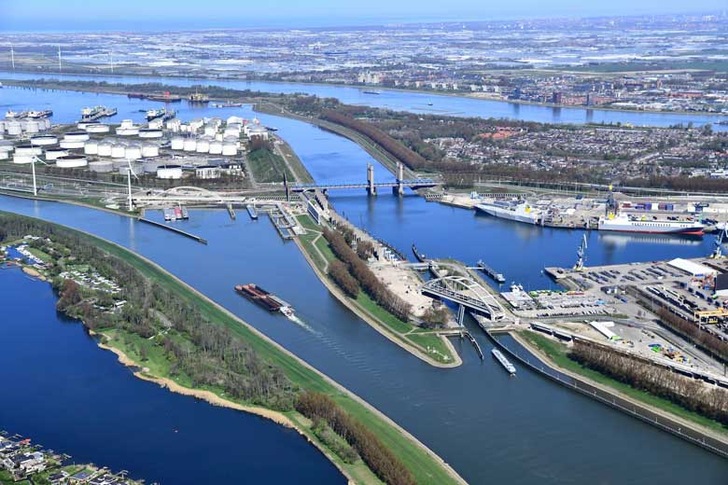 14-luchtfoto-theemswegtrace