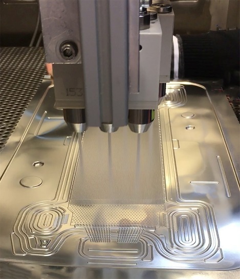 CO2-Schneestrahlreinigung von Bipolarplatten mit einem guten Ergebnis reinigen.