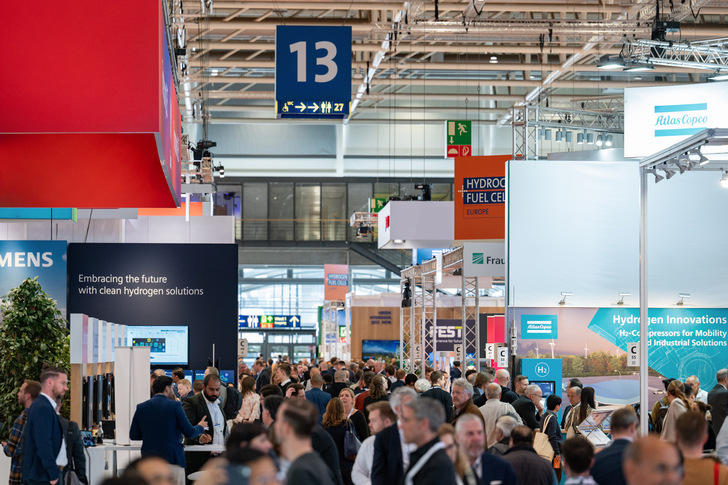Nach einem eher gemächlichen Montag war an den folgenden Messetagen gut was los in der Wasserstoff-Halle. 