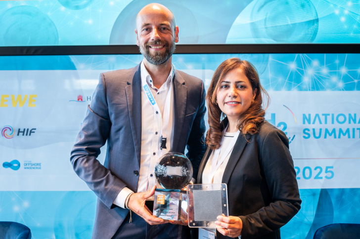 Preisverleihung beim H2 National Summit 2025 in Hamburg