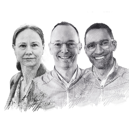 Von links: HZwei-Chefredakteurin Eva Augsten, Hyfindr-Gründer und Geschäftsführer Dr. Björn Lüssow und Steven Oji. 