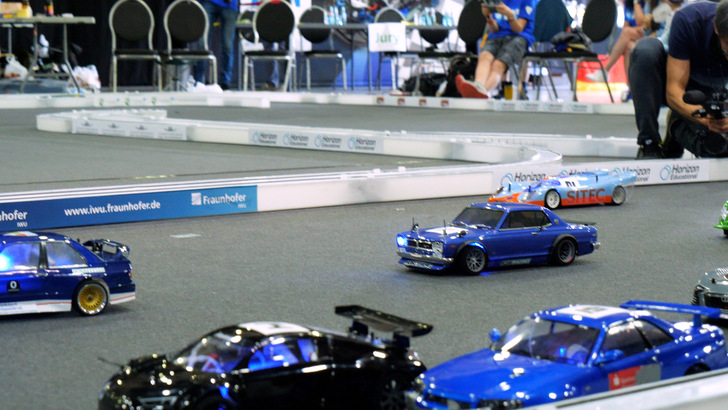 Die Mini-Flitzer werden mit sogenannten Hydrostiks angetrieben, die 1 Gramm Wasserstoff enthalten.