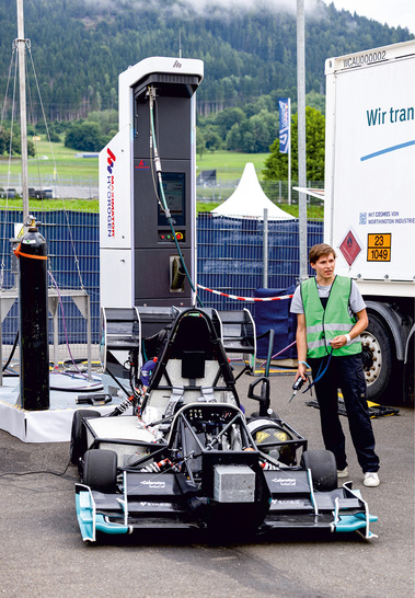 Die neu installierte Wasserstofftankstelle liefert bis zu 350 bar.
