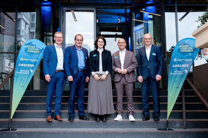 v.l.n.r.: Ulrich Benterbusch (GASCADE), Tilo Kummer (Thüringer Energieminister), Antje Dimitrovici (Ferngas), Andreas Horn (Oberbürgermeister Erfurt), Ulf Unger (TEN).