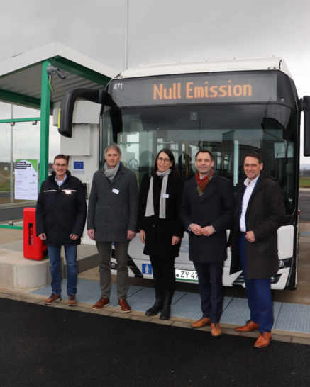 v.l.n.r.: Dr. Marcel Frank (Geschäftsführer Regionalverkehr Köln GmbH), Jörg Hömberg (Geschäftsführer Air Products), Svenja Udelhoven (Kreisdirektorin des Rhein-Sieg-Kreises), Jonathan Grunwald MdL (CDU-Landtagsfraktion NRW), Sven Schnieber (Bürgermeister Stadt Meckenheim)