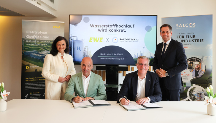 Gitta Connemann (Parliamentary State Secretary in the Federal Ministry for Economic Affairs and Energy), Stefan Dahler (CEO EWE), Gunnar Groebler (CEO Salzgitter AG), Olaf Lies (Prime Minister of Lower Saxony).