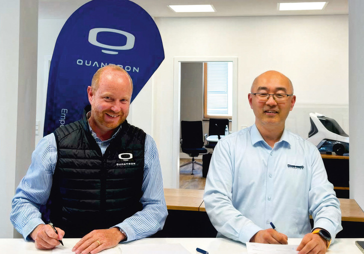 Andreas Haller, CEO der Haller Group und Gründer der Quantron, und Dr. Feilong Liu, Gründer und CEO von HyperView.
