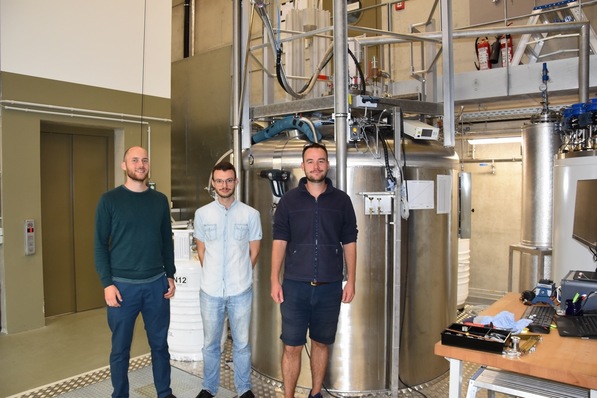 Drei der insgesamt sechs Doktoranden vom Lehrstuhl für Kälte- und Kryotechnik an der TU Dresden: Henrik-Gerd Bischoff, Thomas Just, Maximilian Grabowski (v. l.)