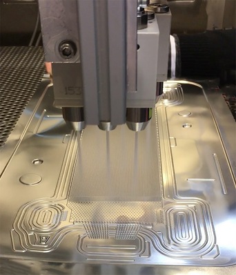 CO2-Schneestrahlreinigung von Bipolarplatten mit einem guten Ergebnis reinigen.