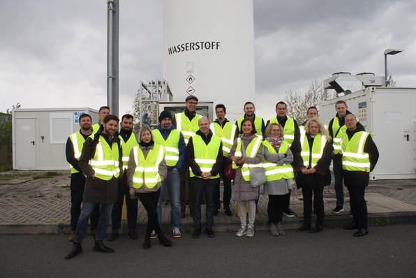 H2CE-Kick-off-Meeting in Brandenburg im April 2023, Besuch der H2-Tankstelle am Flughafen BER