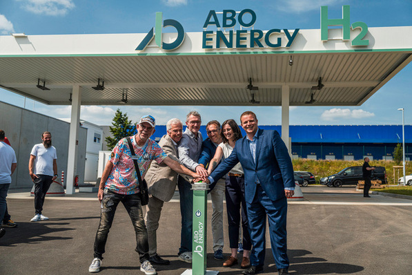 Offizielle Einweihung in Hünfeld-Michelsrombach: Hier sollen jährlich bis zu 450 Tonnen zertifizierter grüner Wasserstoff entstehen.