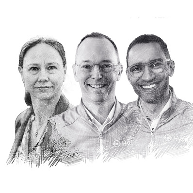 Von links: HZwei-Chefredakteurin Eva Augsten, Hyfindr-Gründer und Geschäftsführer Dr. Björn Lüssow und Steven Oji. 