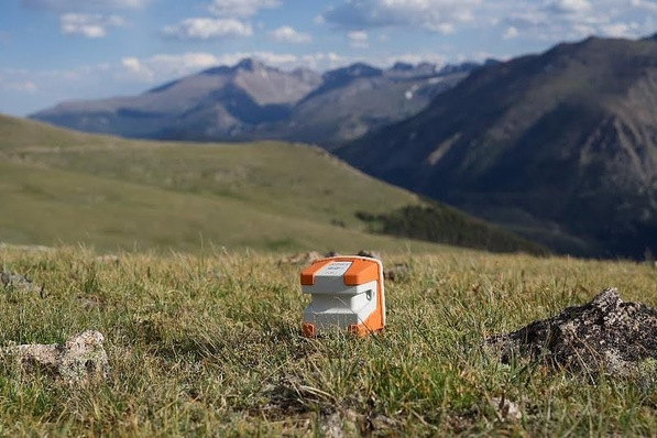 Seismischer Sensor zum Aufspüren von unterirdischen Systemen, die Wasserstoff erzeugen.