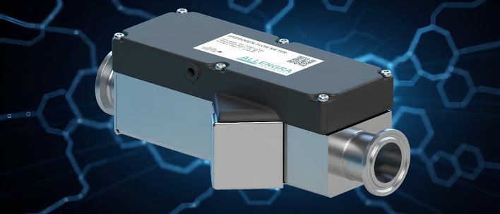 Ein metallischer Wasserstoffdurchflussmesser mit einem Etikett, das vor einem blauen, sechseckigen, gemusterten Hintergrund steht. - © Allengra