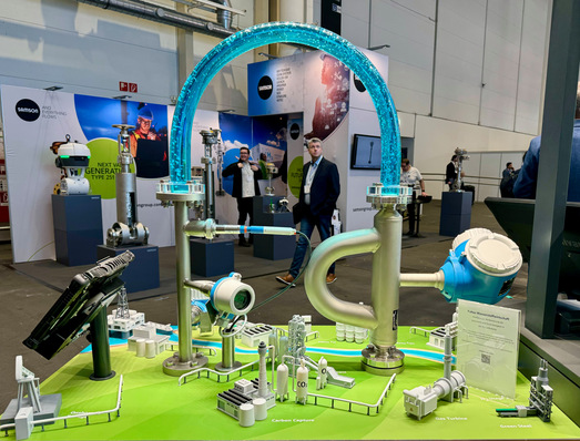 Installation am Stand von Endress + Hauser 