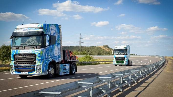 The fuel cell and battery-powered truck from the SeLv research project.