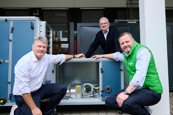 Engineering-Team von Hyting mit katalytischem Wärmeerzeuger. 